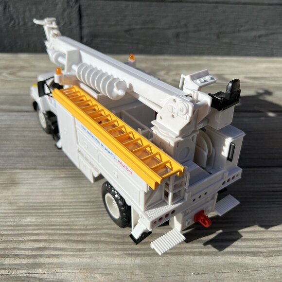 11" DG PRODUCTIONS -1996-2-1 Eastern Illini Elec. Pole Setter Auger Digger Truck - Picture 5 of 16